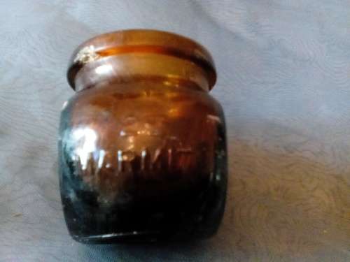 WOW LOOK AT THIS STUNNING VINTAGE MARMITE JAR,ONE SMALL CHIP - GREAT PIECE FOR YOUR COLLECTION!!!!