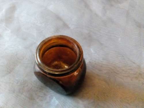 WOW LOOK AT THIS STUNNING VINTAGE MARMITE JAR,ONE SMALL CHIP - GREAT PIECE FOR YOUR COLLECTION!!!!