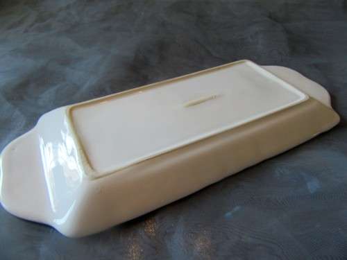 THIS IS SUCH A BEAUTIFUL CERAMIC SERVING PLATTER - REAL NICE PIECE!!!!!