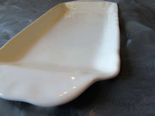 THIS IS SUCH A BEAUTIFUL CERAMIC SERVING PLATTER - REAL NICE PIECE!!!!!
