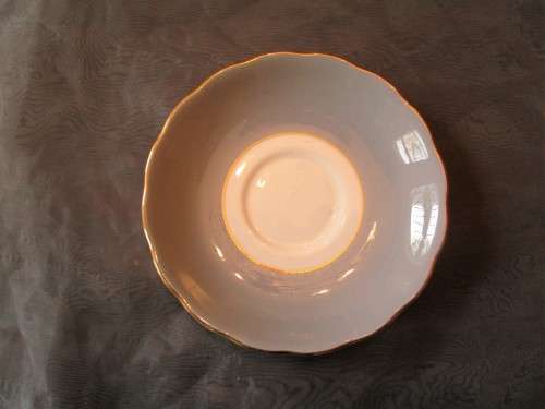 THIS IS SUCH A BEAUTIFUL BONE CHINA ''COLCLOUGH'' SAUCER - REAL EXQUISITE PIECE!!!!