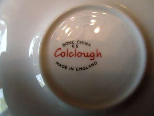 THIS IS SUCH A BEAUTIFUL BONE CHINA ''COLCLOUGH'' SAUCER - REAL EXQUISITE PIECE!!!!