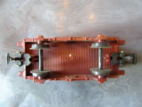 THIS IS A STUNNING ''LIMA HO'' SCALE EXPLOSIVES RAILWAY CARRIER - SUCH A COLLECTABLE PIECE!!!!