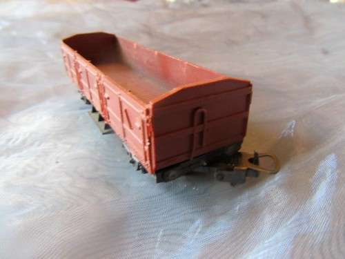 THIS IS A STUNNING ''LIMA HO'' SCALE OPEN RAILWAY CARRIER - SUCH A COLLECTABLE PIECE!!!!