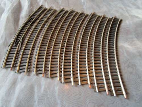 I HAVE A JOB LOT OF 8 x ''LIMA HO'' SCALE SHORT CURVED TRACKS - SUCH COLLECTABLE PIECES!!!!