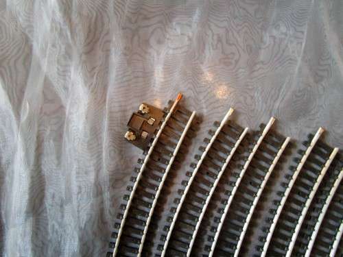 I HAVE A JOB LOT OF 7 x ''LIMA HO'' SCALE LONG CURVED TRACKS - SUCH COLLECTABLE PIECES!!!!