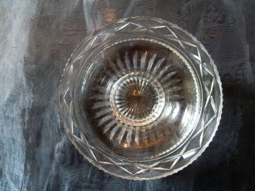I HAVE AN EXQUISITE CRYSTAL DESERT BOWL - MARKED - RD719537 - STUNNING!!!,EXCEPT FOR ONE TINY CHIP!!
