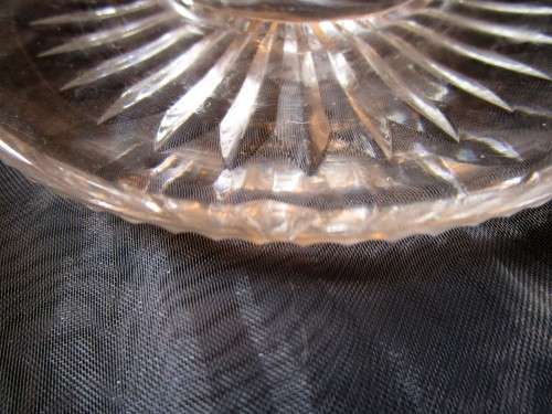 I HAVE AN EXQUISITE CRYSTAL DESERT BOWL - MARKED - RD719537 - STUNNING!!!,EXCEPT FOR ONE TINY CHIP!!