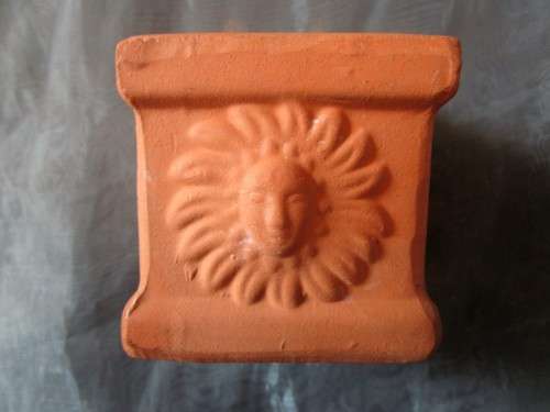 LOOK AT THIS BEAUTIFUL LITTLE POTTERY TEA LIGHT HOLDER - SUCH A CUTE PIECE!!!!