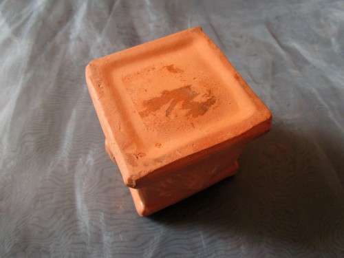 LOOK AT THIS BEAUTIFUL LITTLE POTTERY TEA LIGHT HOLDER - SUCH A CUTE PIECE!!!!