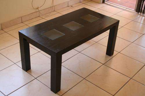 BEAUTIFUL STAINED PINE COFFEE TABLE WITH GLASS INSERTS