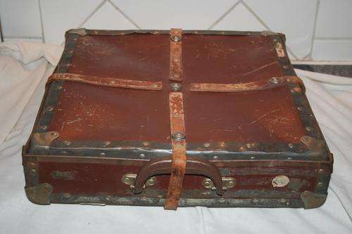 I HAVE A MAGNIFICENT VINTAGE FILM REEL CASE!