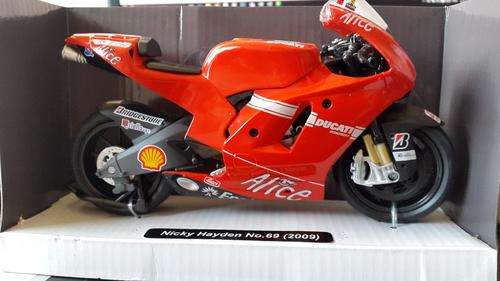 Ducati Desmosedici 1:12
