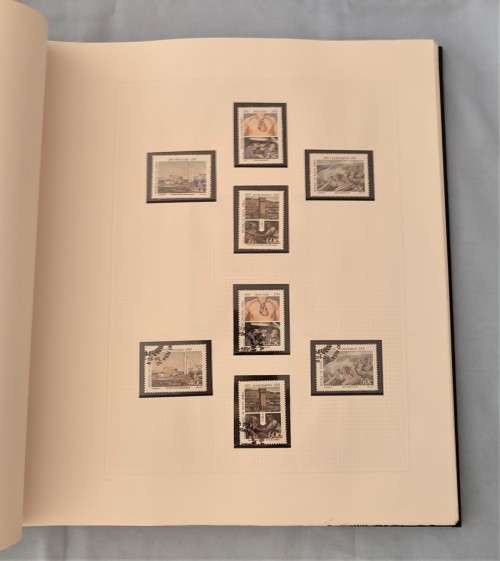 Davo Binder with MNH RSA and Namibian Stamps - NICE