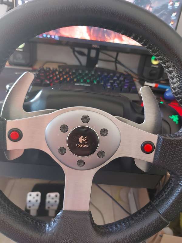 Logitech G25 racing wheel