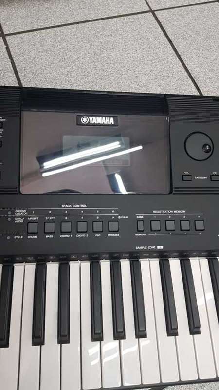 YAMAHA PSR E463