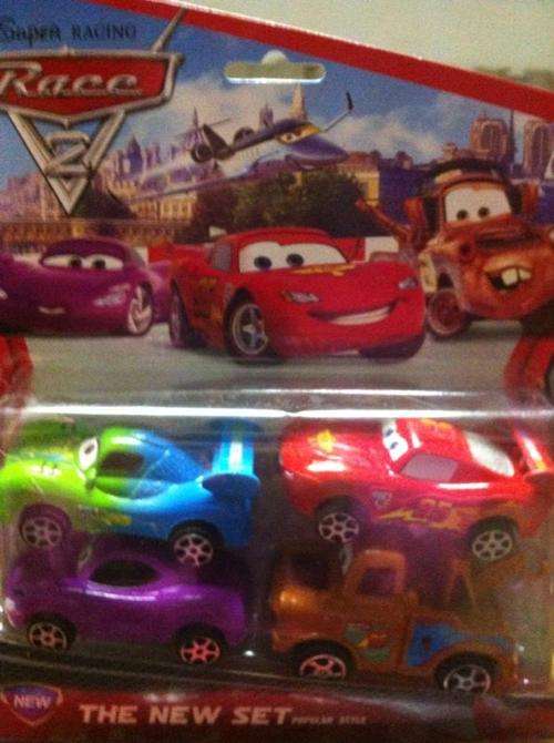 Set of 4 Pull back Pixar "Cars" !