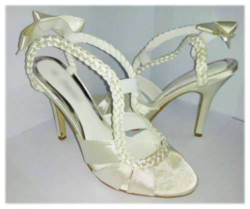 DELICIOUSLY CREAM HIGH HEELS - JUST WHAT YOU ALWAYS NEEDED - UK 6