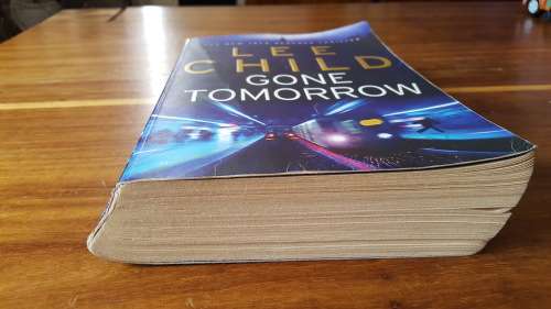 Gone Tomorrow (Jack Reacher #13) by Lee Child - Large Softcover