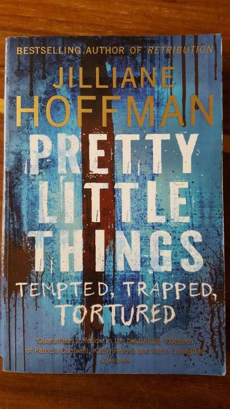Pretty Little Things (FBI Agent Bobby Dees #1) by Jilliane Hoffman - Large Softcover