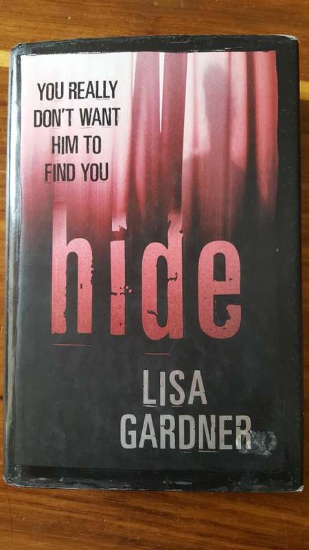 Hide (Detective D.D Warren #2) by Lisa Gardner - Large Hardcover