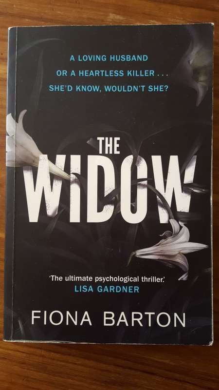 The Widow (Kate Waters 1) by Fiona Barton - Large Softcover