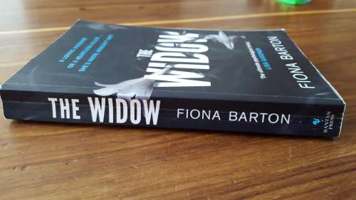 The Widow (Kate Waters 1) by Fiona Barton - Large Softcover