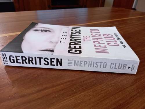 The Mephisto Club (Rizzoli and Isles #6) by Tess Gerritsen - Large Softcover