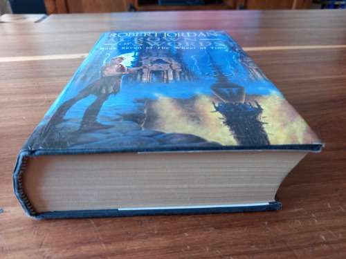 A Crown of Swords (The Wheel of Time #7) by Robert Jordan - Hardcover