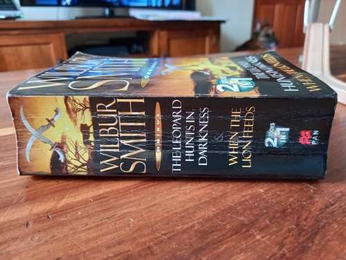The Leopard Hunts in Darkness/When the Lion Feeds (2-in-1) by Wilbur Smith