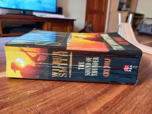 The Sound of Thunder/Cry Wolf (2-in-1) by Wilbur Smith