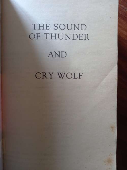 The Sound of Thunder/Cry Wolf (2-in-1) by Wilbur Smith