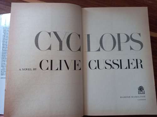 Cyclops (Dirk Pitt #8) by Clive Cussler - Large Hardcover