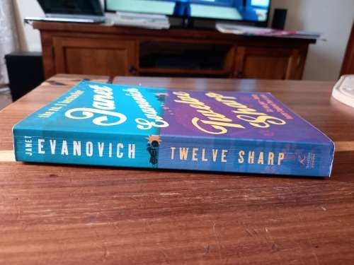 Twelve Sharp (Stephanie Plum #12) by Janet Evanovich