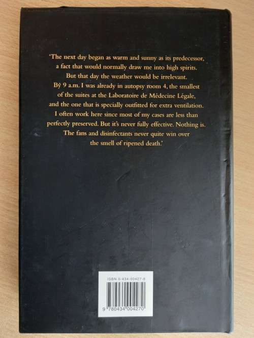 Deja Dead (Temperance Brennan #1) by Kathy Reichs - Large Hardcover