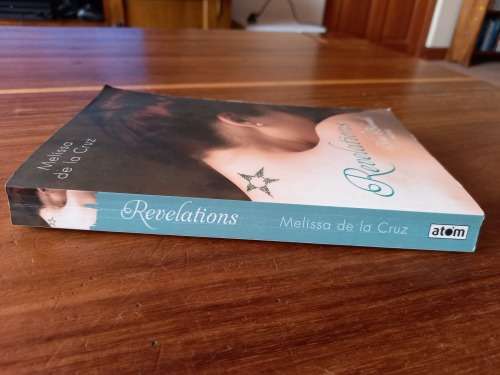 Revelations (Blue Bloods #3) by Melissa de la Cruz