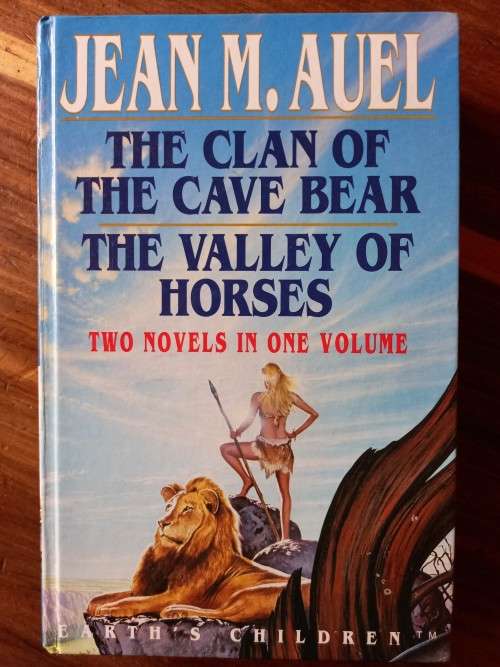 The Clan of the Cave Bear/The Valley of Horses (Earth`s Children #1-2) by Jean M. Auel - H/c