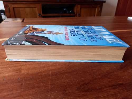The Clan of the Cave Bear/The Valley of Horses (Earth`s Children #1-2) by Jean M. Auel - H/c