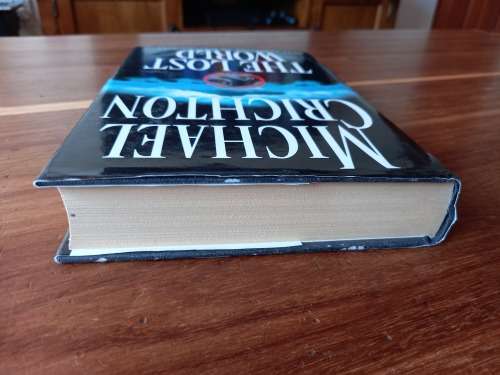 The Lost World (Jurassic Park #2) by Michael Crichton - Large Hardcover