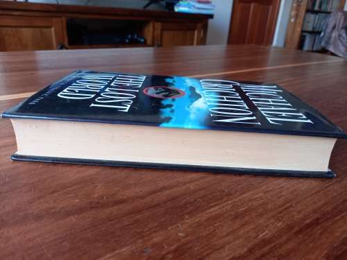 The Lost World (Jurassic Park #2) by Michael Crichton - Large Hardcover
