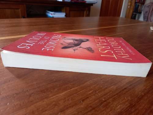 Promise of the Wolves (Wolf Chronicles #1) by Dorothy Hearst - Large Softcover