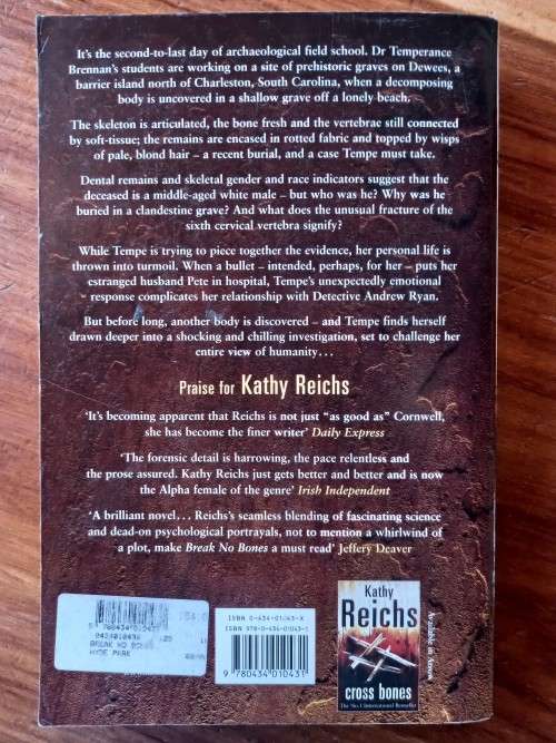 Break No Bones (Temperance Brennan #9) by Kathy Reichs - Large Softcover