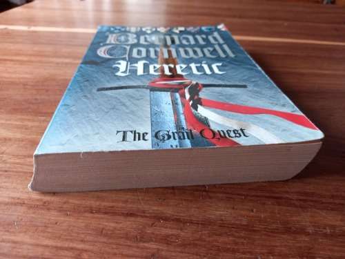 Heretic (Grail Quest #3) by Bernard Cornwell - Large Softcover