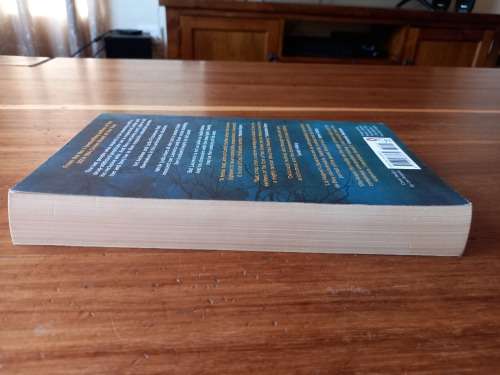 Lying in Wait by Liz Nugent - Large Softcover