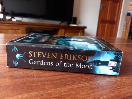 Gardens of the Moon (Malazan Book of the Fallen #1 ) by Steven Erikson