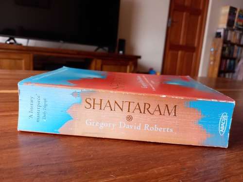 Shantaram (Shantaram #1) by Gregory David Roberts