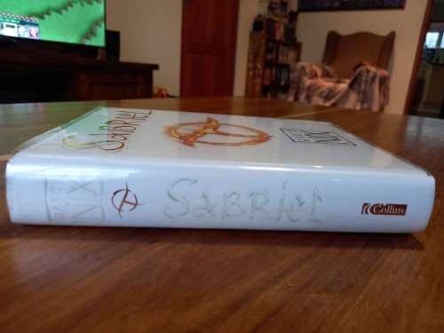 Sabriel (The Old Kingdom #1 /Abhorsen #1) by Garth Nix - Hardcover