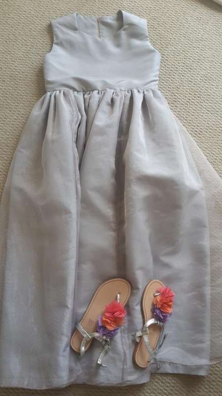 Beautifull Girls Formal / Flower Girl Dress and matching shoes