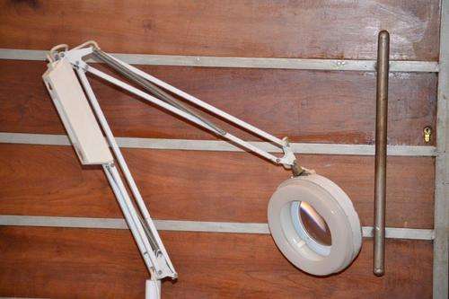 Magnifying lamp