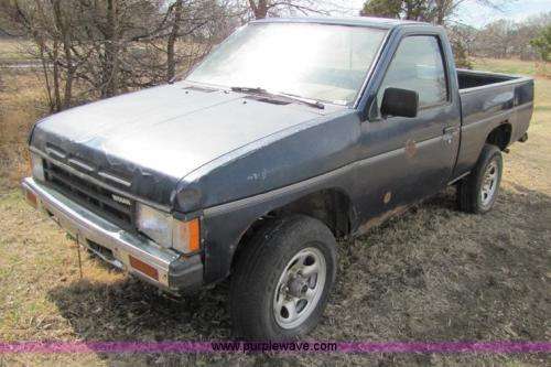 Nissan D21 Hardbody (1989) service manual (E-book)